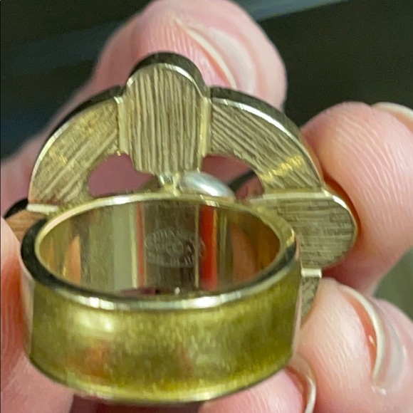 WOW POSHMARK - Authentic CHANEL Supermodel Showstopper Golden Pearl Ring - Picture 8 of 16